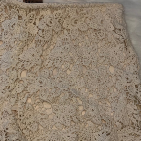 Shorts - Picture 2 of 6